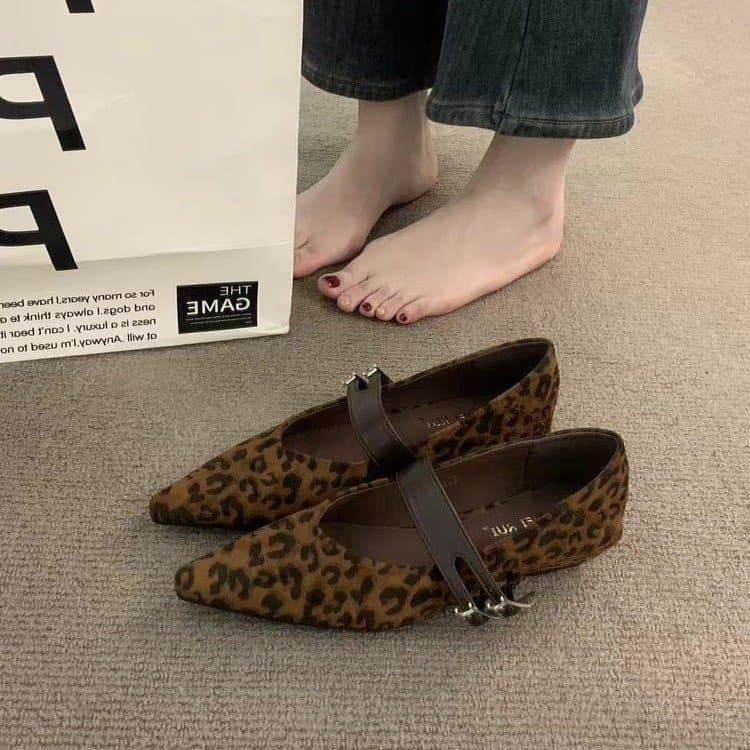 Sapatos Femininos Bico Fino em Camurça Estilo Mary Jane