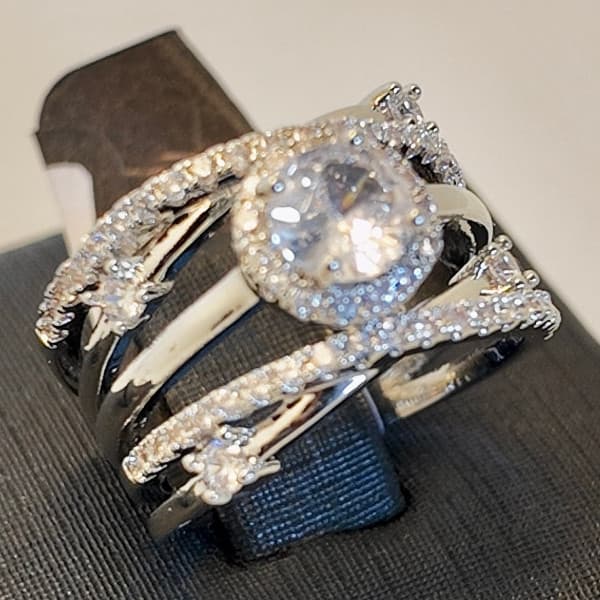 Anel de prata 928, cravejado com moissanite OIEP 853S.