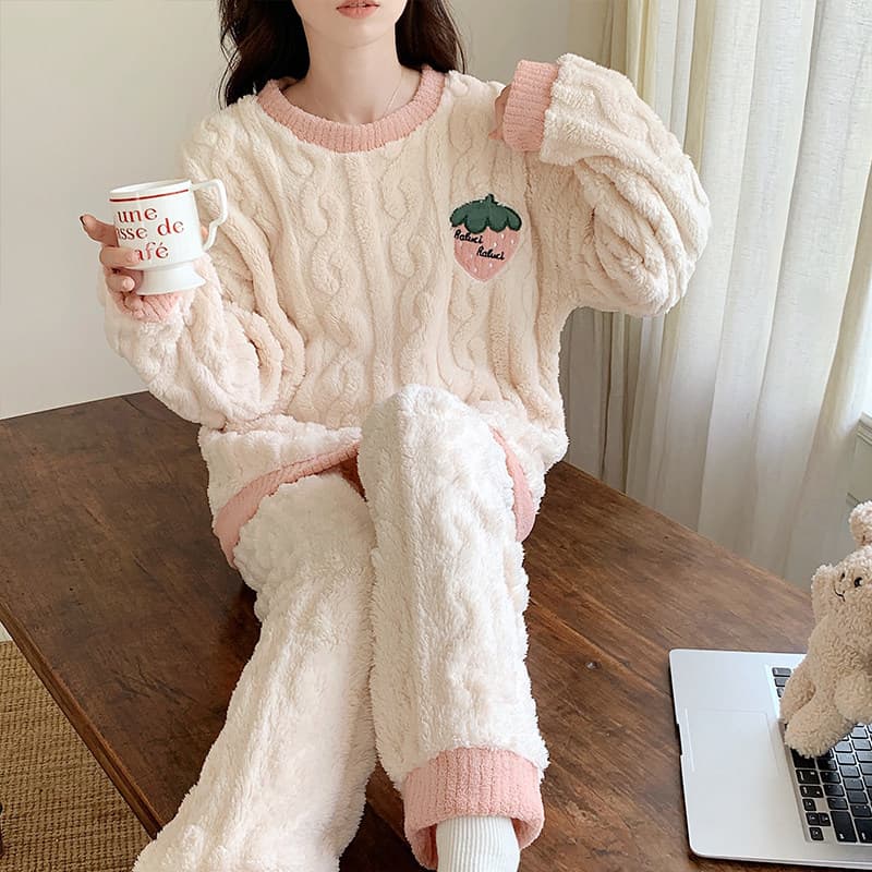 Pijamas de inverno feminino Coral velo engrossado quente manga comprida solto bonito novo estilo flanela Loungewear dois
