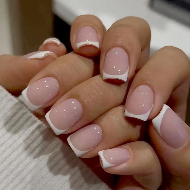 Conjunto de 24 peças em caixa de unhas postiças francesas clássicas, simples, de uso diário e de alta qualidade, com des