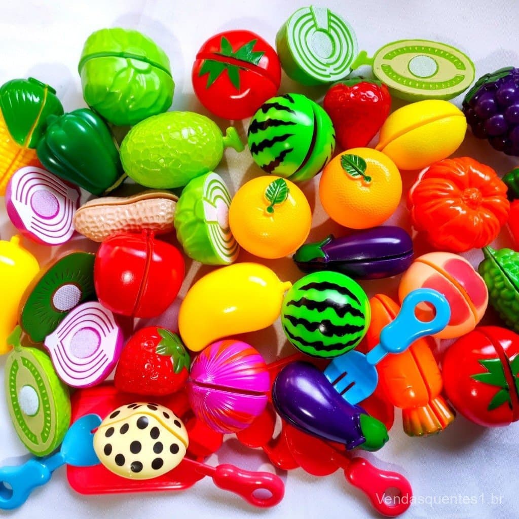 Brincadeira de Casinha Cozinha Comidinha Crec Crec Frutinhas e Legumes com Velcro para Cortar com Tábua Talheres