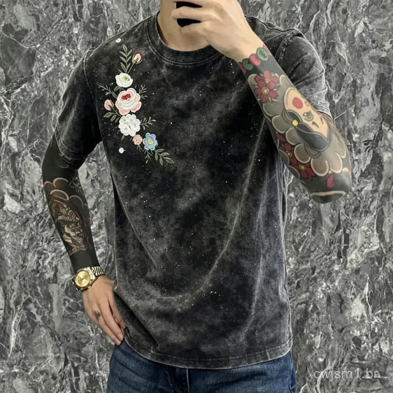 Camiseta masculina de manga curta bordada com gola lateral, azul, branca, rosa, com efeito Tie-Dye desgastado, estilo ur