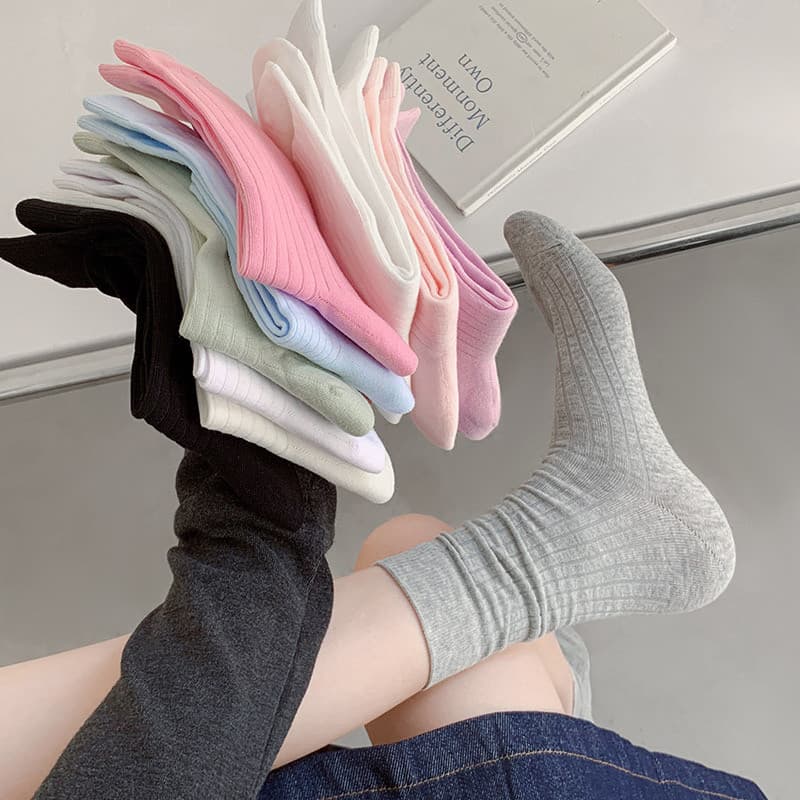 Uau ~ Dopamina wawa da Good Girl!Meias de confinamento de cores verão cor sólida listras verticais pilha meias femininas