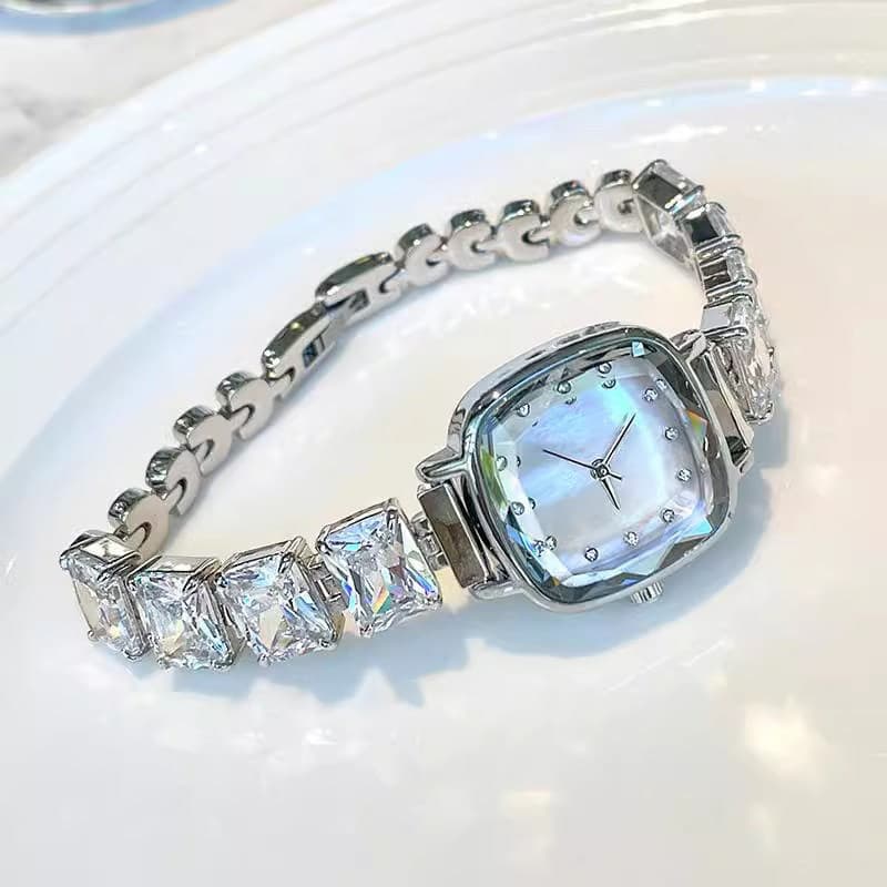 relogio feminino pequeno relogio feminino Pequeno cubo açúcar relógio feminino 2026 novo estilo High-End Retro luz luxo