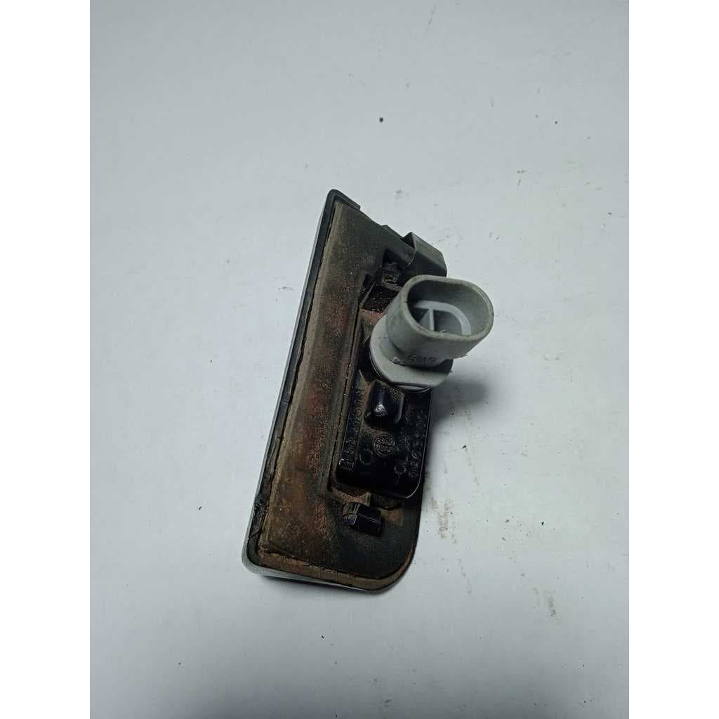 Luz Placa Fiat Uno Vivace Fiorino Doblo 46834518 0463600