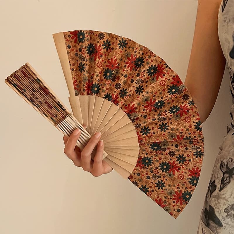 Novo estilo chinês estilo antigo dobrável pequeno ventilador feminino verão portátil Hanfu Cheongsam cavalo rosto saia d