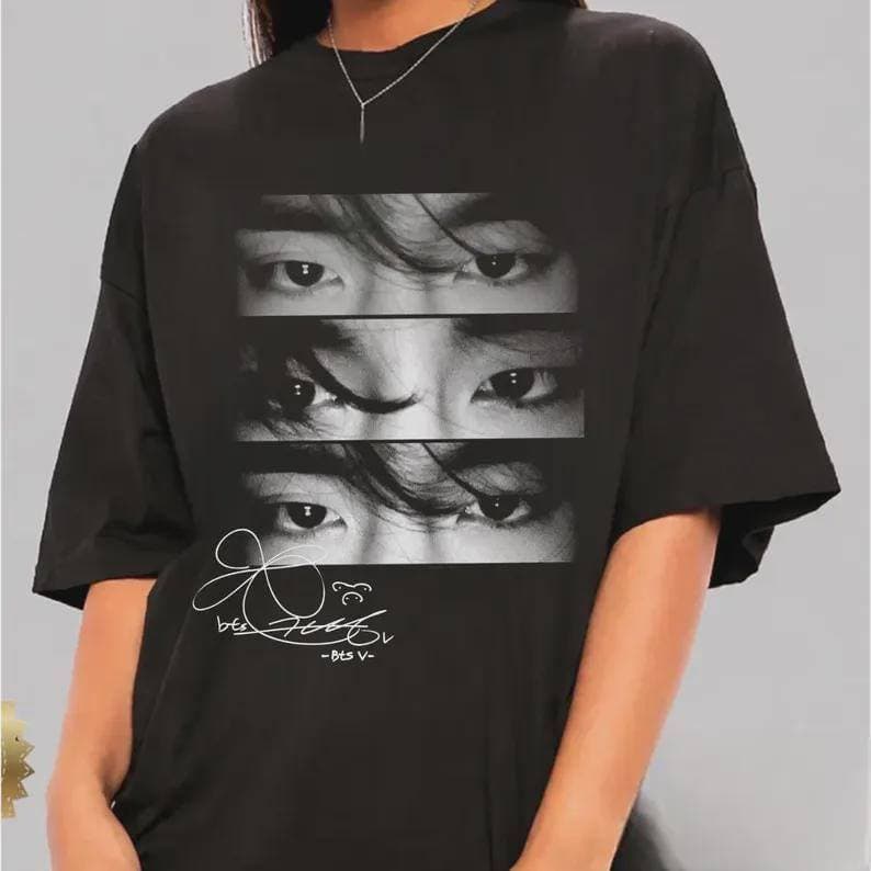 Camiseta Unissex BTS V Taehyung Olhos Estampa KPOP Presente Fã Confortável Fofa Divertida Moda Casual