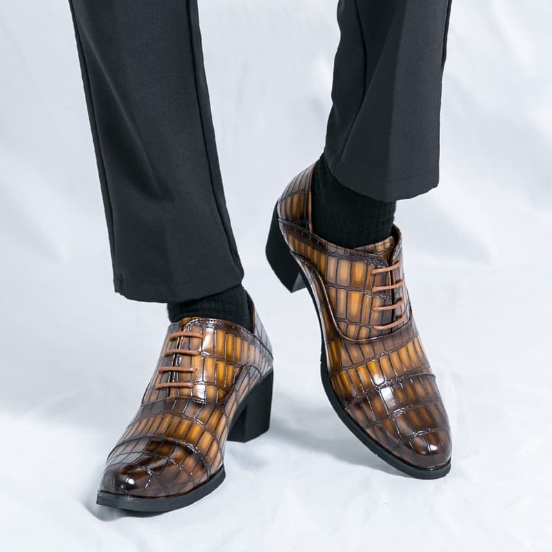 Sapatos masculinos de couro com bico fino estilo britânico, moda europeia e americana, sapatos masculinos de salto alto,
