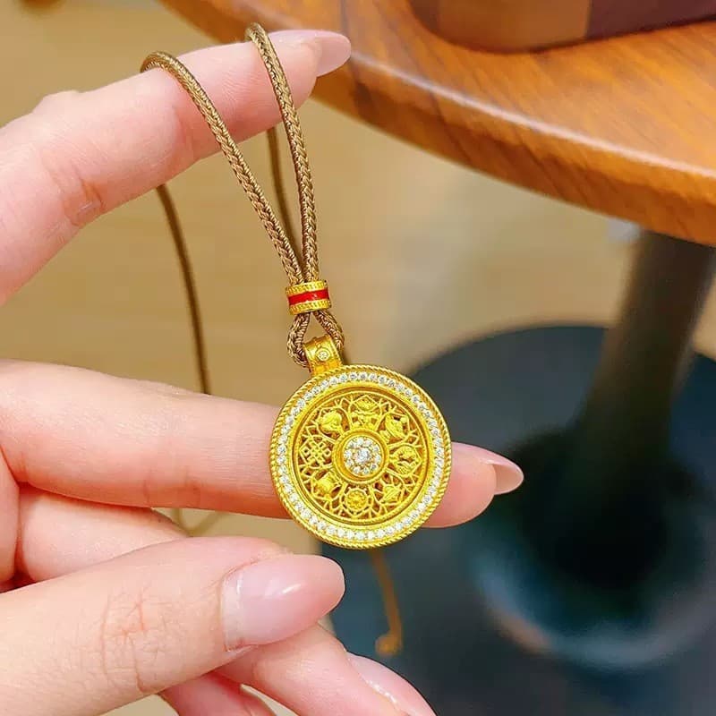 [Estoque pronto] Areia ouro jóias ouro loja de ouro pingente colar corda trançada diamantes pode girar oito tesouros bús