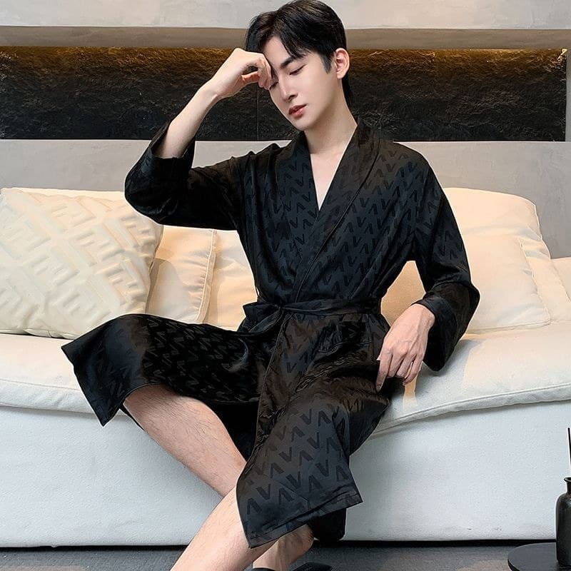 Camisola preta masculina de seda gelada estilo fino pijama de cetim de comprimento médio roupão de seda Loungewear Premi