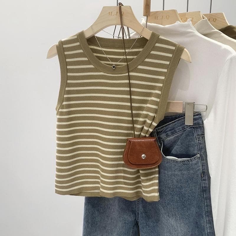 Camisola feminina Base interna branca malha curta aparência mais fina