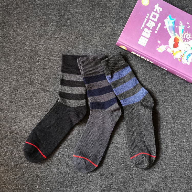 Meias de algodão puro masculino tubo médio esportes primavera outono inverno meio tubo meias três barras puro algodão de