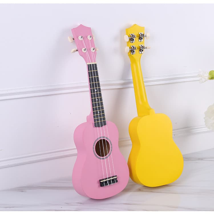 Preço ukulele 77cm ukulele pequena guitarra iniciante estudante adulto prática Qinyi