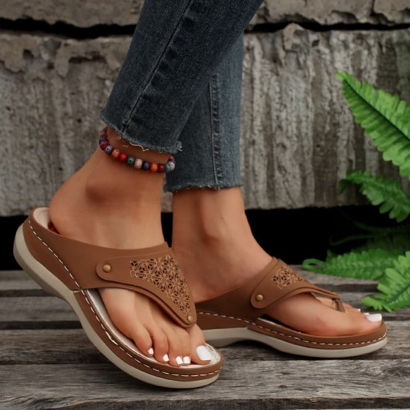 Sapatos Femininos Verão Novas Sandálias Femininas Cabeça Redonda Moda Pitada Toe Oco Para Fora Feminino Legal Arrastando