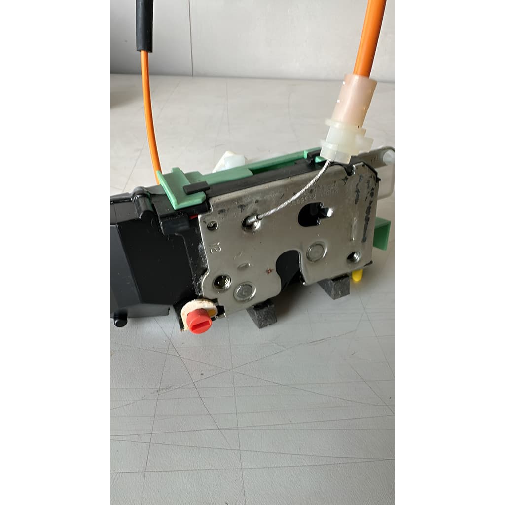 Fechadura Porta Traseira Lateral Fiat Punto 2013 a 2017 51878895