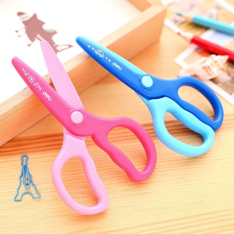 Deli 6067 Tesoura de Plástico Infantil Estudante Tesoura de Desenho Animado Material Plástico Tesoura Resistente 6067 Te