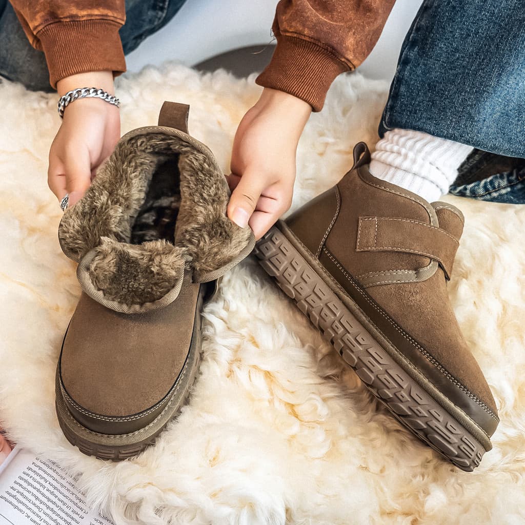 Botas de neve masculinas estilo 2025 novo estilo forro de lã de inverno engrossado sapatos de algodão quente couro genuí
