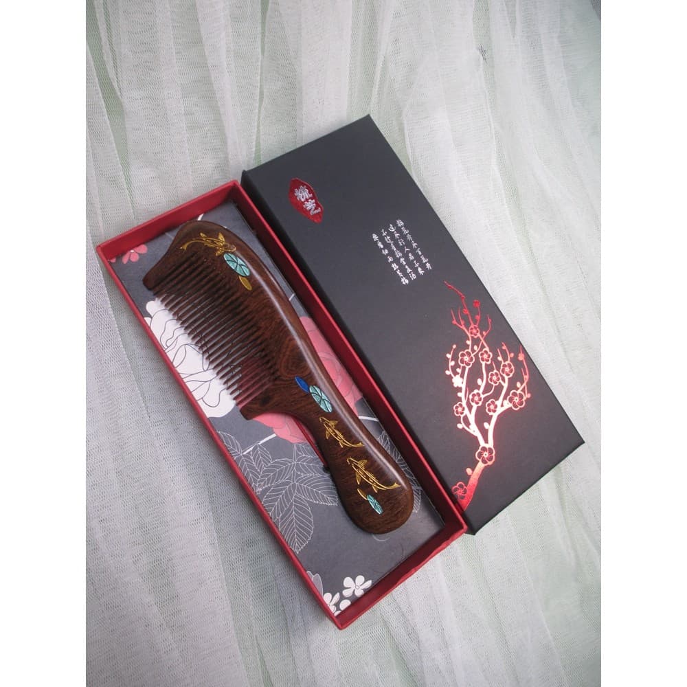 Presente de ano novo Natural preto ouro sândalo pente Anti-estático presente para namorada massagem pente letras três oi