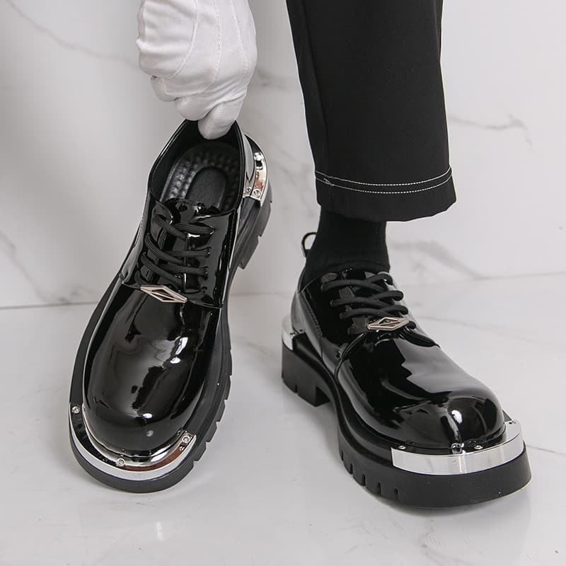 Nicho Design couro envernizado brilhante sola grossa sapatos Derby aumentados dedo do pé quadrado sapatos de couro mascu
