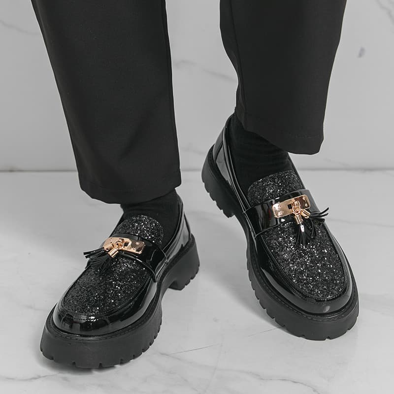 Novo estilo de lantejoulas borla mocassins masculinos de sola grossa sapatos de couro casuais aumentados deslizamento em