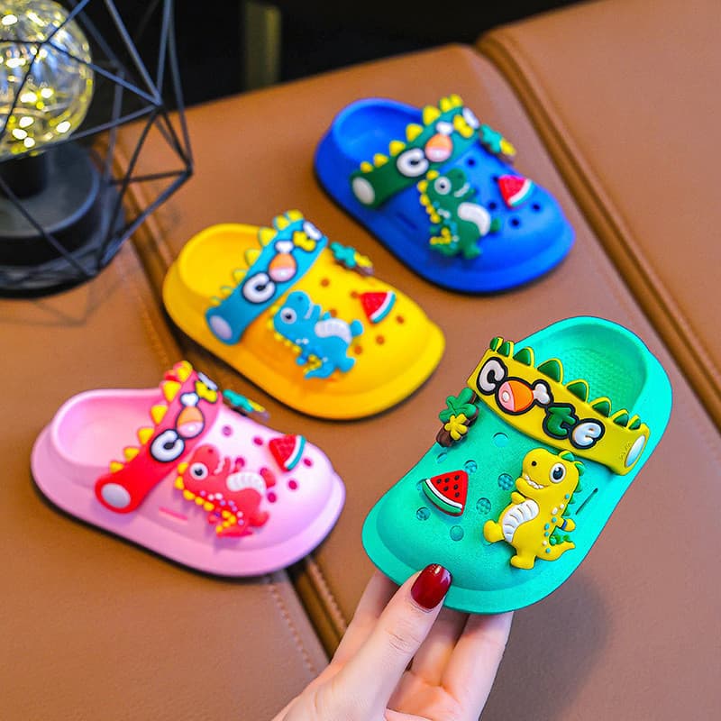 Chinelos antiderrapantes fofos de desenho animado para meninos de 1 a 6 anos