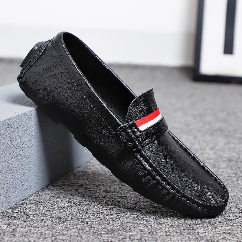 2026 verão novo estilo de couro genuíno ervilhas sapatos masculinos na moda espírito cara respirável estilo britânico sa