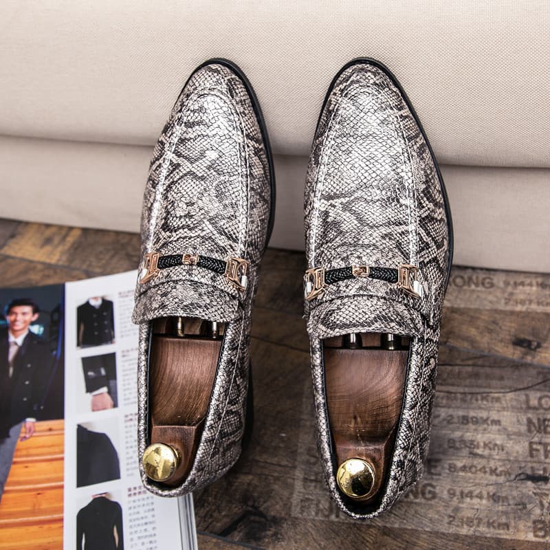 Padrão de pele de cobra versão coreana Casual na moda All-Match sapatos de couro masculino deslizamento-On moda influenc