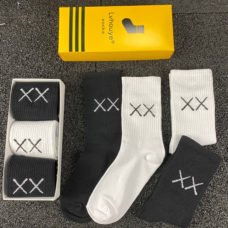 Caixa de presente garfo olho meias originais Mid-tube Street Wear meias conjuntas das mulheres dos homens dos desenhos a