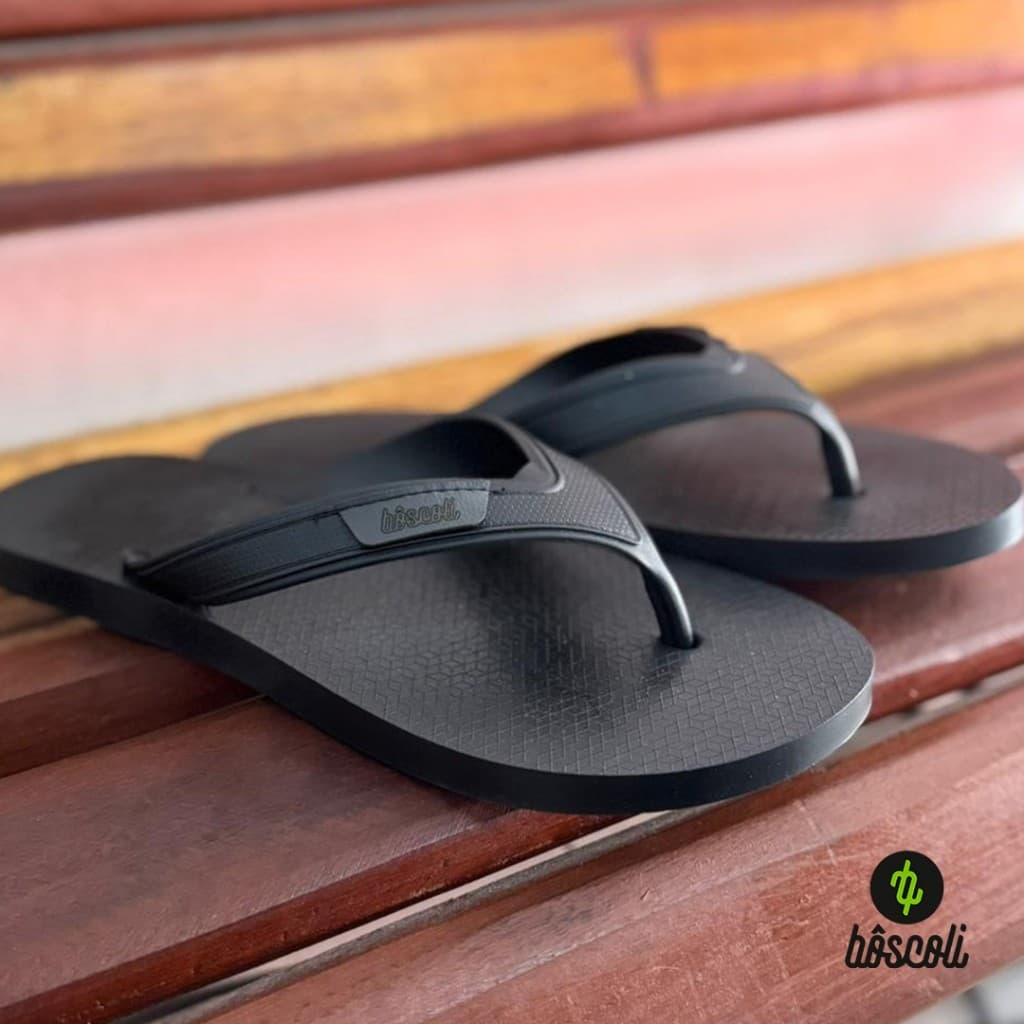 Chinelo Básico Black Bôscoli Masculino Preto Antiderrapante para o dia dia em Borracha Confortável