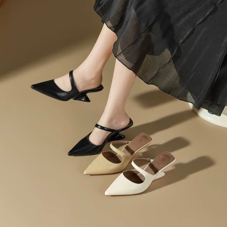 Chinelos de salto especial, sapatos de salto alto de bico fino e elegantes para mulheres