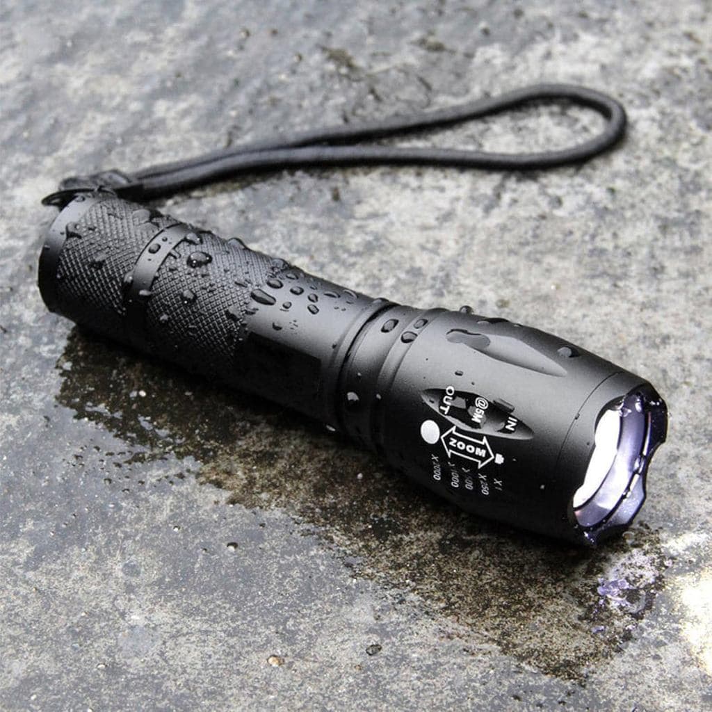 Lanterna LED Portátil e Potente ML-T6, Lanterna Tática para Camping ao Ar Livre, Utiliza Bateria Recarregável 18650
