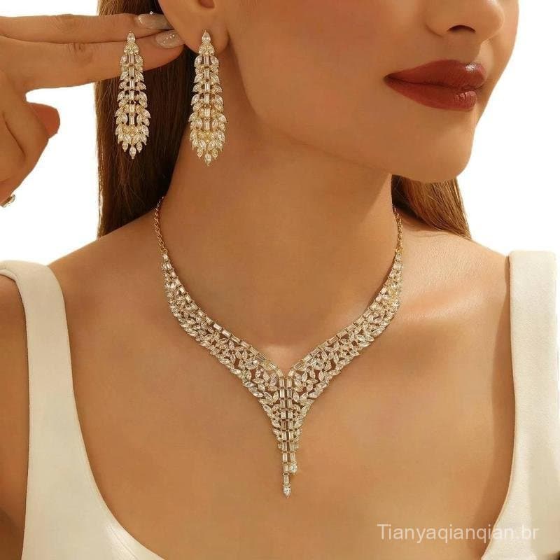 Novo conjunto de colar e brincos femininos com design luxuoso em formato de gota d'água, conjunto de joias de alta moda.