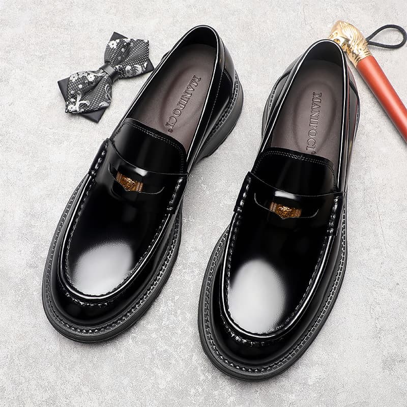 Mocassins de sola grossa masculinos dedo do pé redondo estilo britânico All-Match sapatos masculinos brilhantes versão c