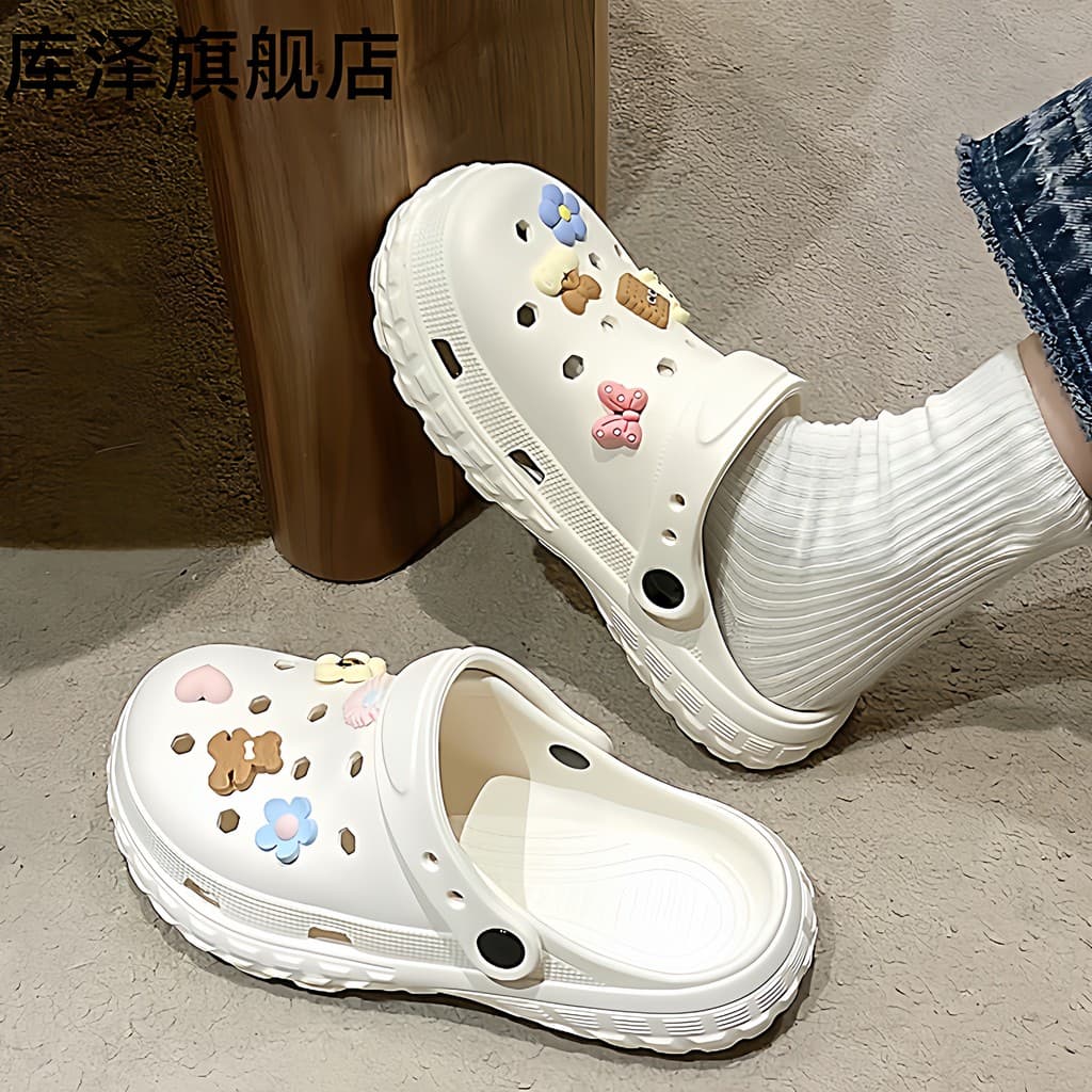 Buraco sapatos femininos exterior Wear primavera verão 2026 novo estilo sandálias de sola grossa antiderrapante praia Ba