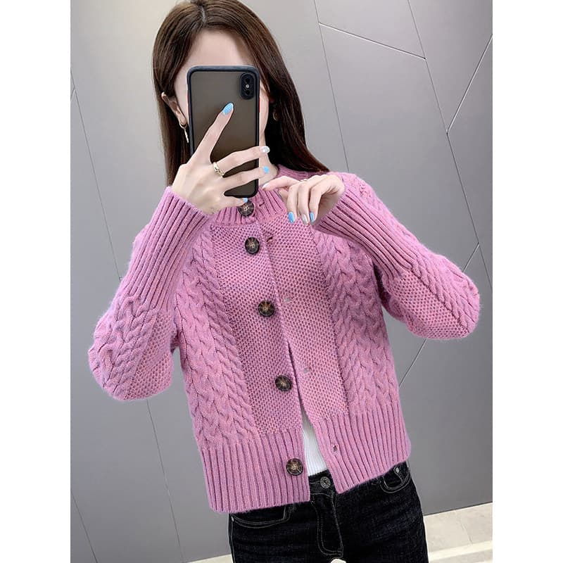 Roupas de primavera 2026 novo estilo feminino torção jaqueta feminina estilo curto torção padrão de malha Cardigan camis