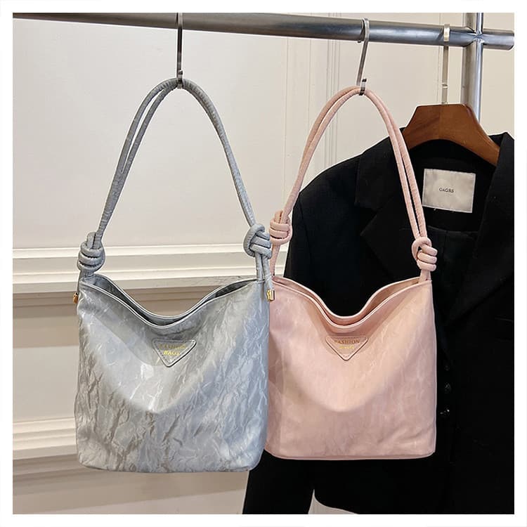 Bolsa feminina 2024 novo estilo moda simples cor sólida textura estilo literário moda Casual All-Match bolsa de ombro
