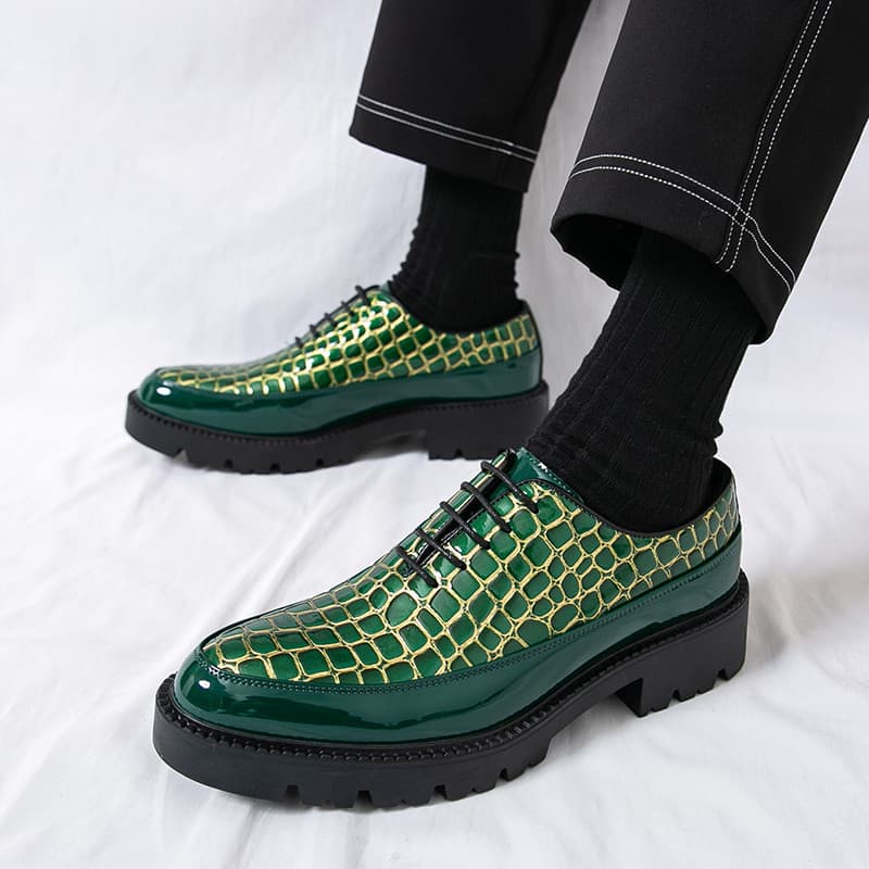 Sapatos masculinos verdes estilo britânico dedo do pé apontado sola grossa sapatos de couro masculino Formal negócios Ni