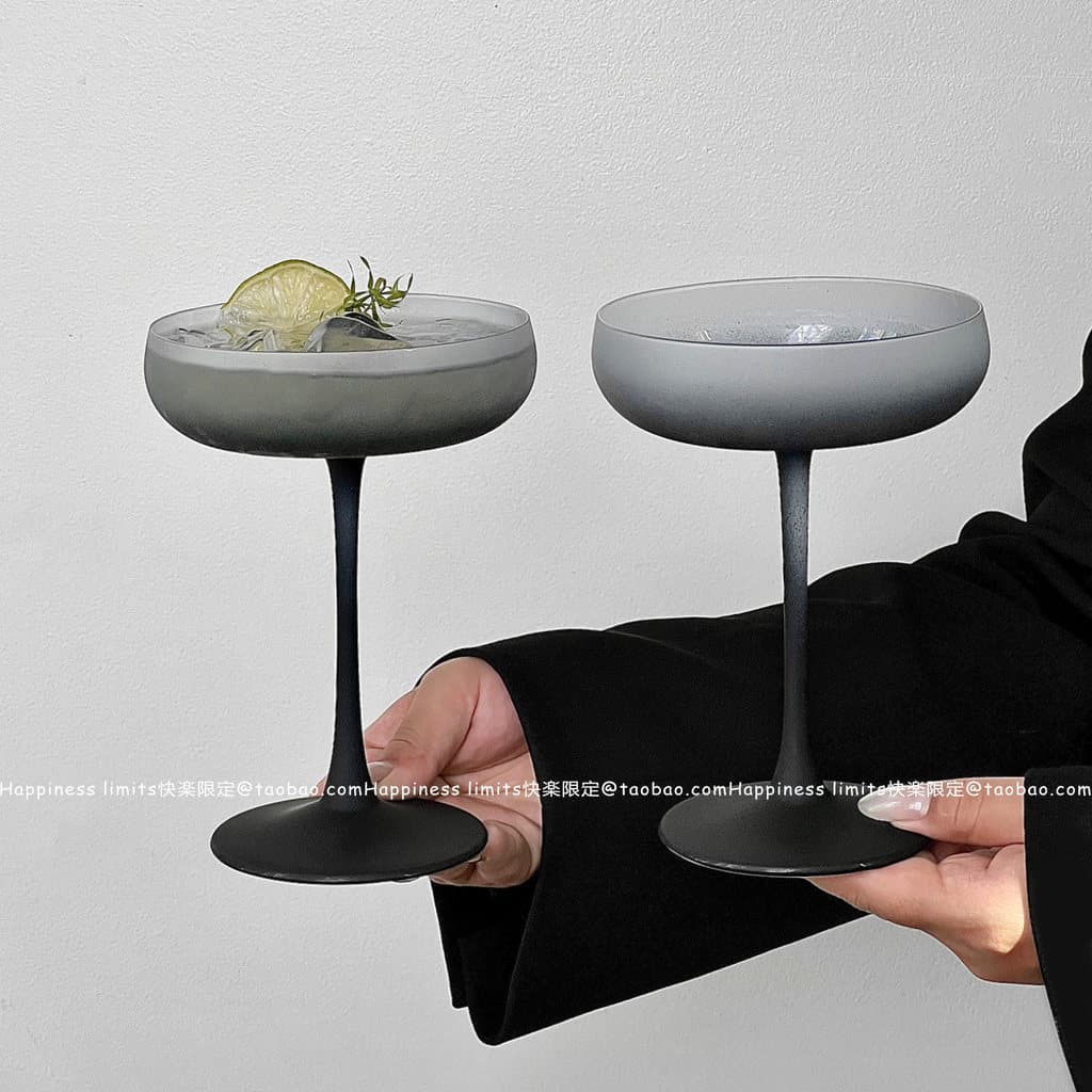 Taça de Martini Fosca Gradiente | Vidro Soprado com Base Côncava | Copo de Coquetel Premium para Bar e Festas