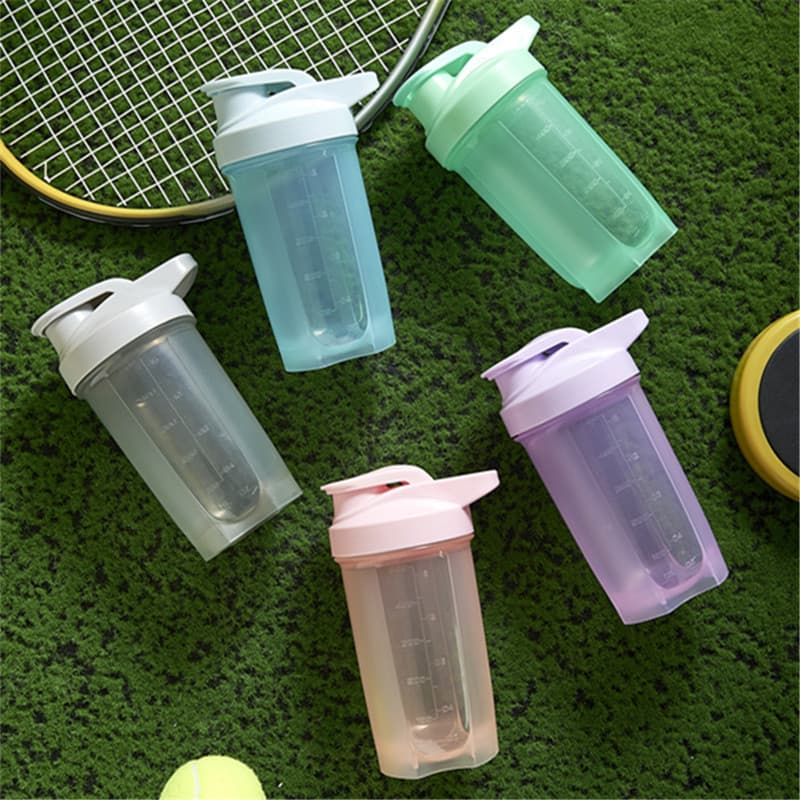 500ml Shaker copo proteína em pó Milkshake copo de água de plástico esportes Fitness com copo de escala com alça copo de