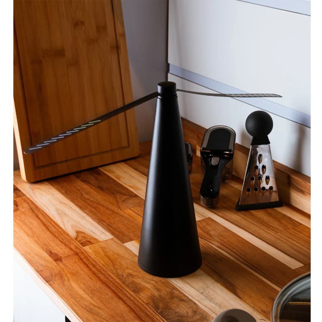 Ventilador Repelente de Mesa de Plástico Preto (Pilha) 8cm x 8cm x 26cm - Lyor