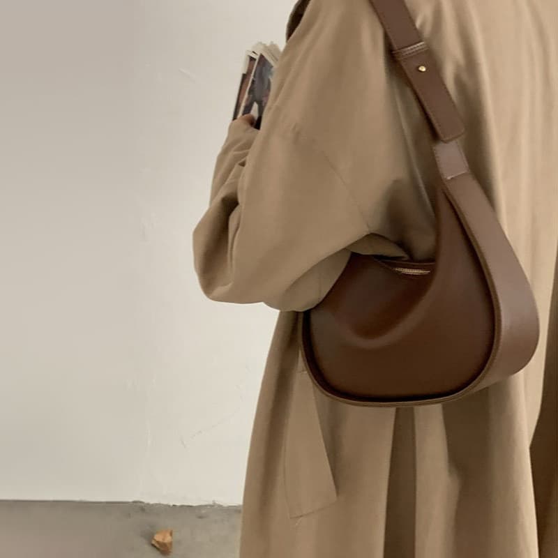 Bolsa feminina 2026 verão novo estilo bolsa mensageiro bolsa feminina sela bolsa axilas High-End All-Match bolsa de ombr