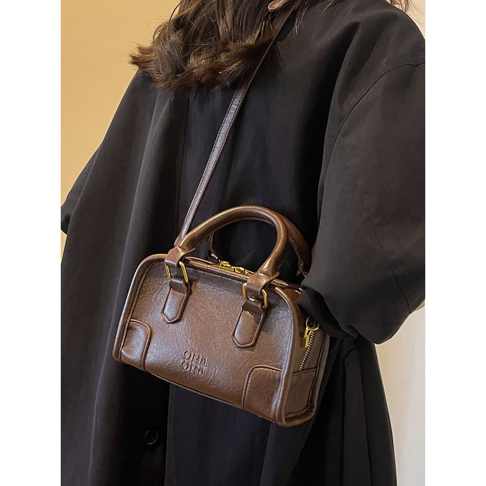 Bolsa bolsa transversal feminino Bolsa de nicho Melade Popular deste ano feminina 2023 outono inverno retrô bolsa de tra