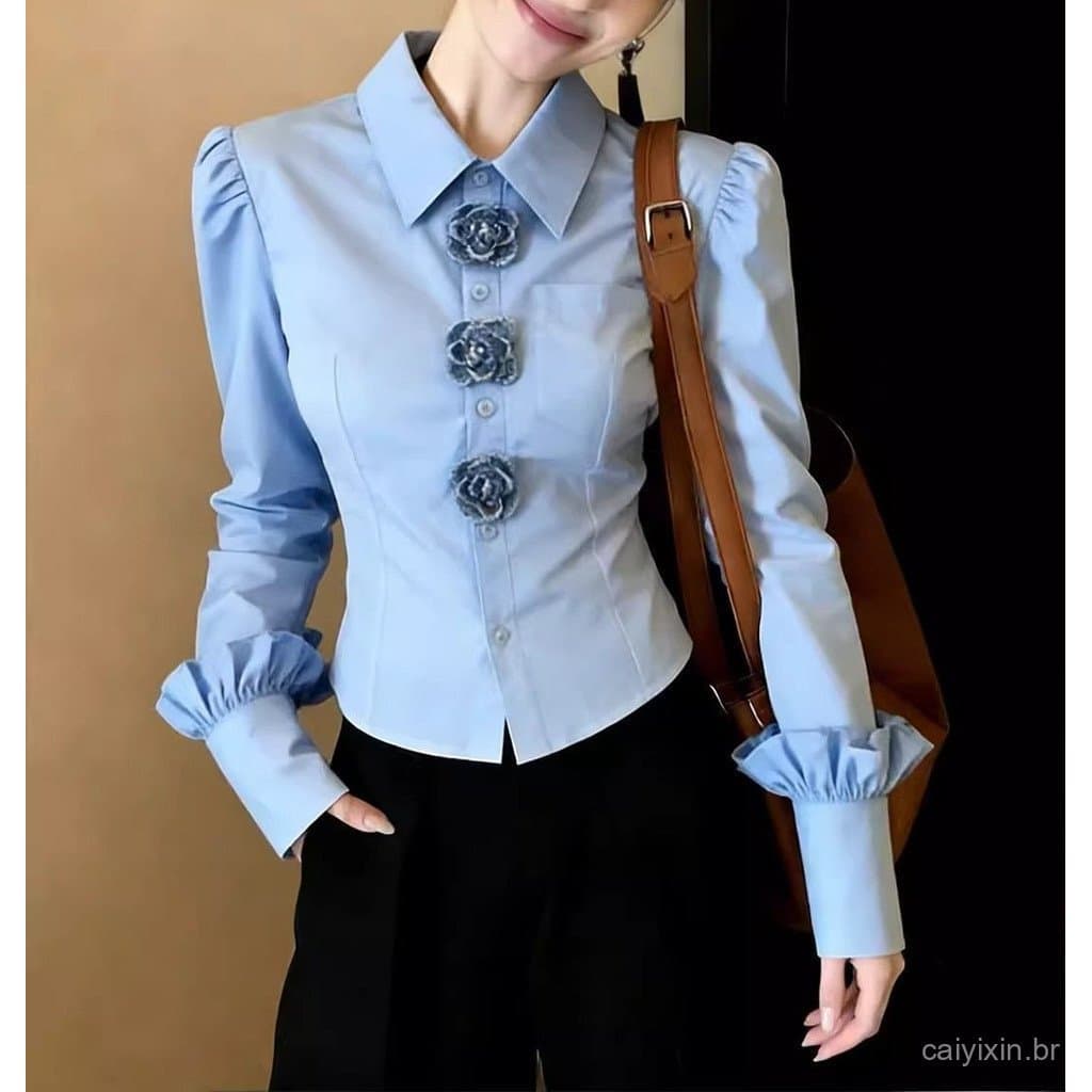 Camisa de manga comprida de novo estilo com gola quadrada, corte curto e ajustado. IDAL