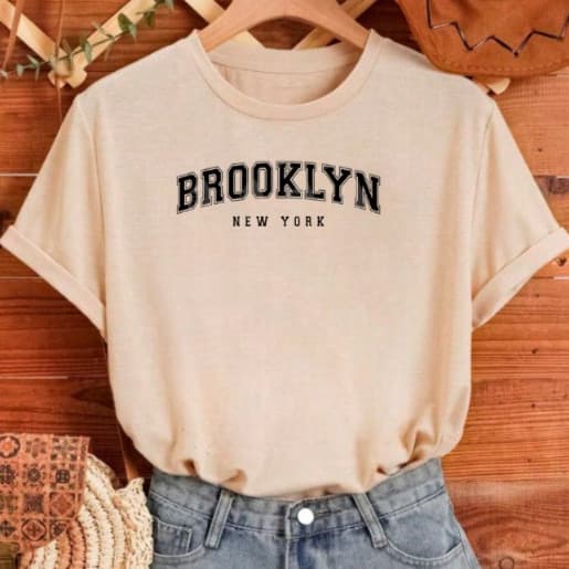 Blusinha Feminina Camiseta Brooklyn Bege T-Shirt Básica Moda Verão