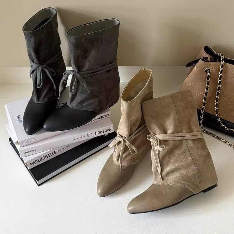 Botas de moda, botas femininas de camurça com bico fino, botas de cano médio com cadarço e aumento de altura, esti