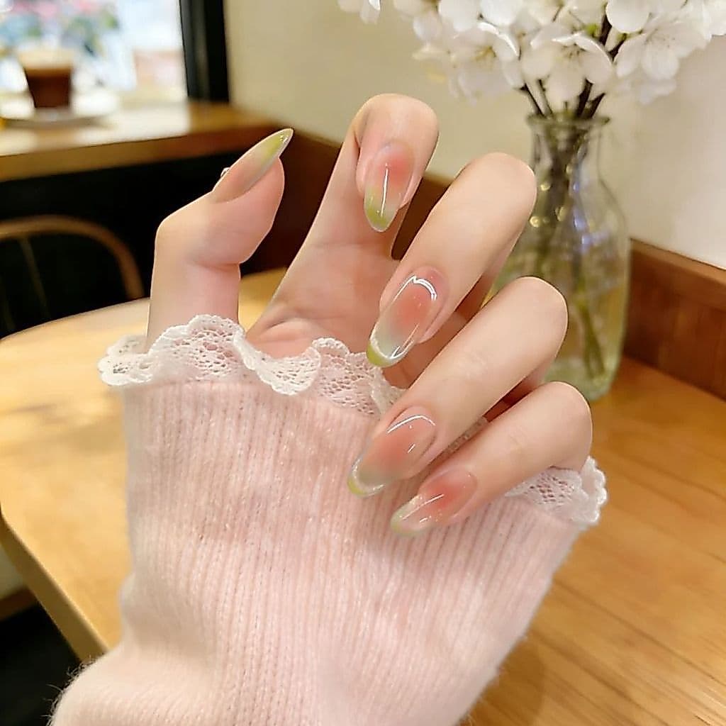 Manicure Francesa Artesanal com Efeito Olho de Gato e Gradiente de Tons Frescos, Usável, Iluminadora, Novo Design Removí
