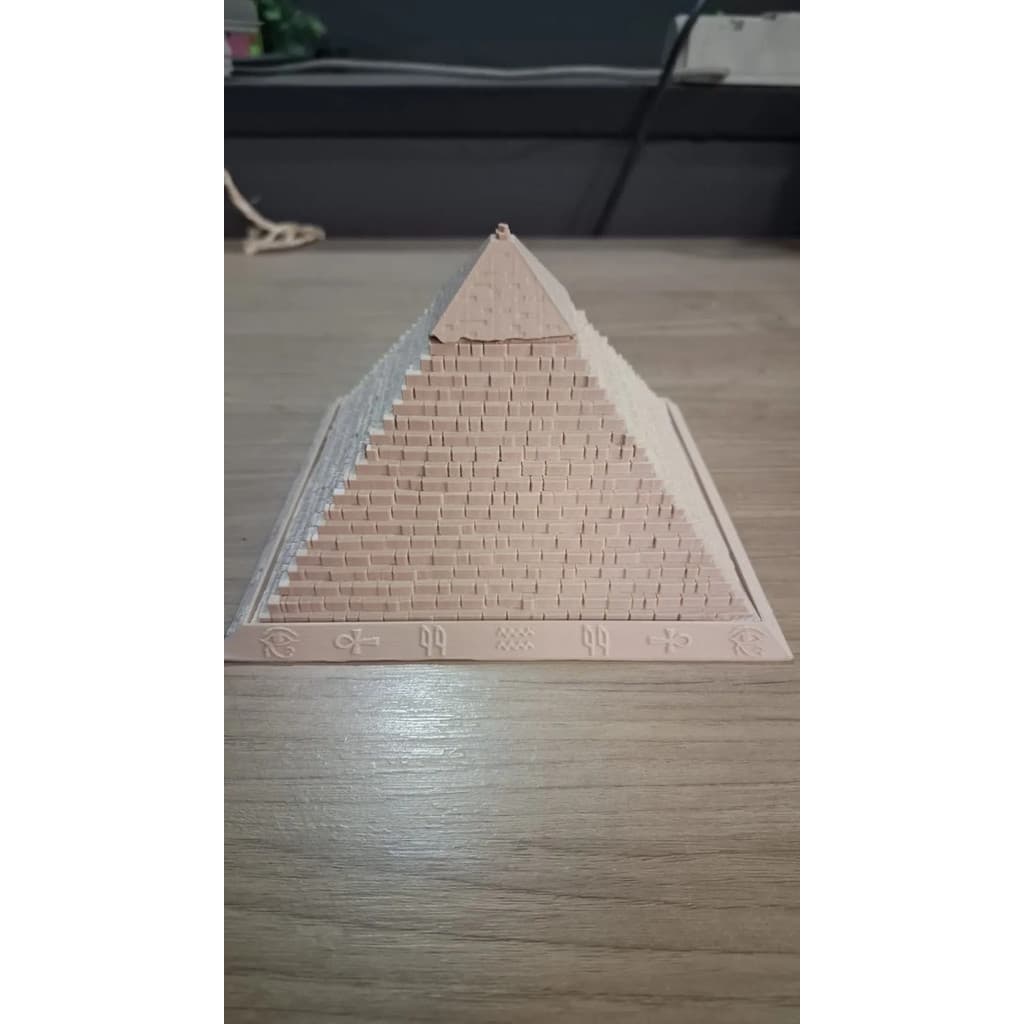 Estátua Decorativa Pirâmide Egito 15 Cm