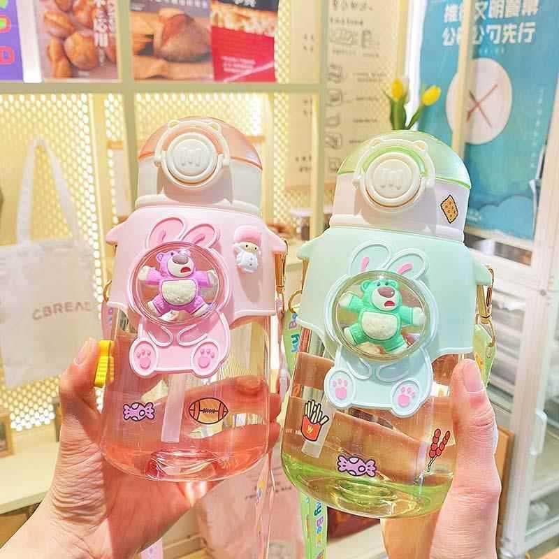 Novo estilo crianças copo de água de plástico estudante uso escolar verão menina bonito Cross-body cinta morango urso co