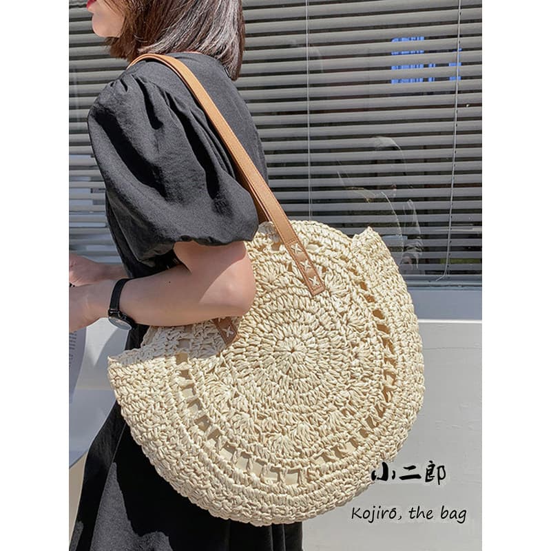Bolsa Feminina Influencer Casual Redonda Bolsa de Ombro Artesanal