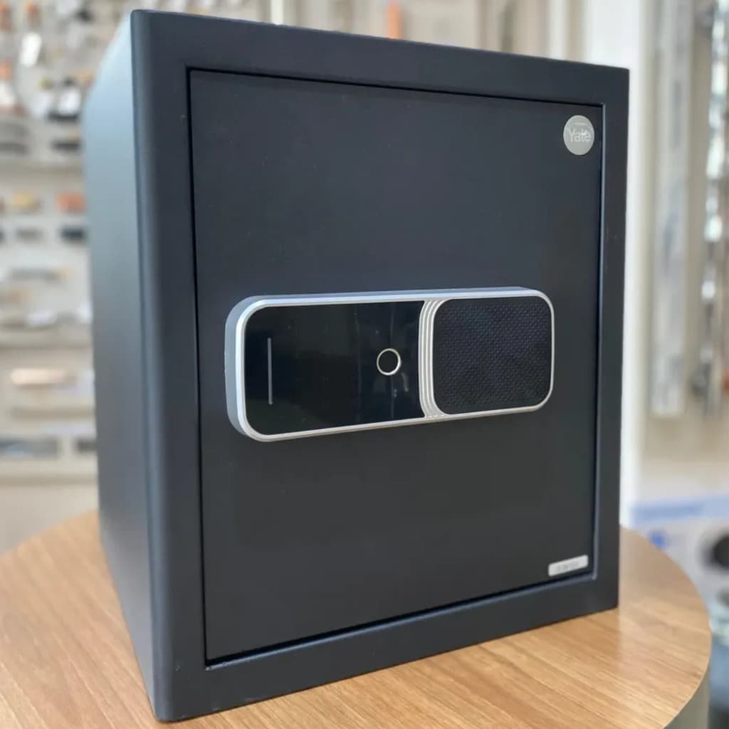 Cofre Biométrico Yale BioSecure Office Grande Touchscreen 40x35x34 Aço Reforçado com Senha Chave e Alarme Sonoro